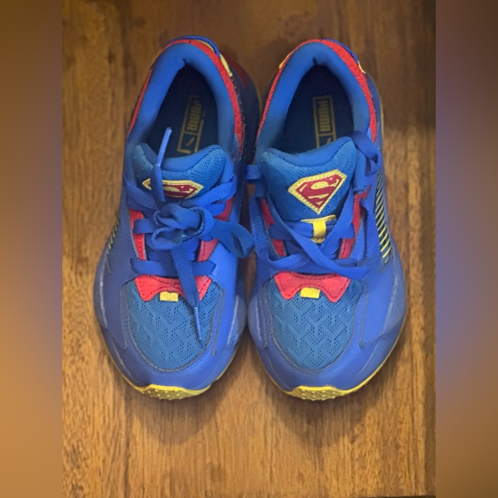 Boys PUMA RS-Z Superman sneakers Size 1C